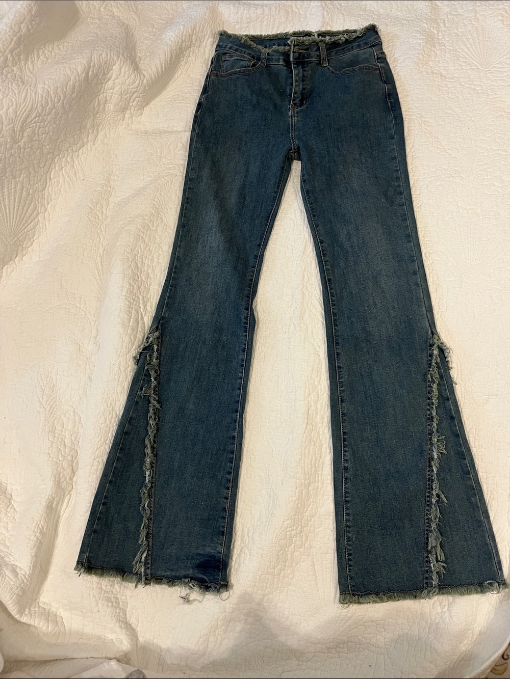 bebe side 4/27 low rise bell bottom jeans